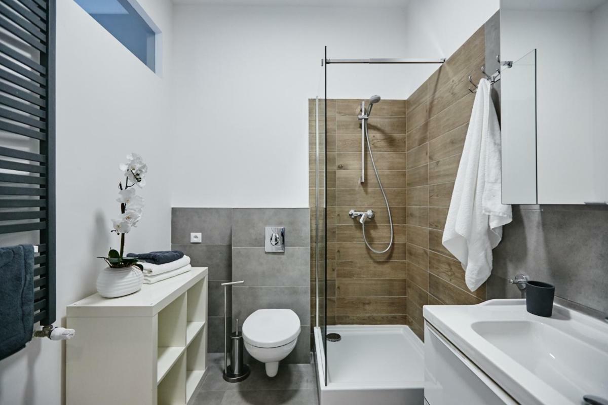Niebieski Apartament De Lux Dla 4 Osob Chorzow Katowice Екстериор снимка